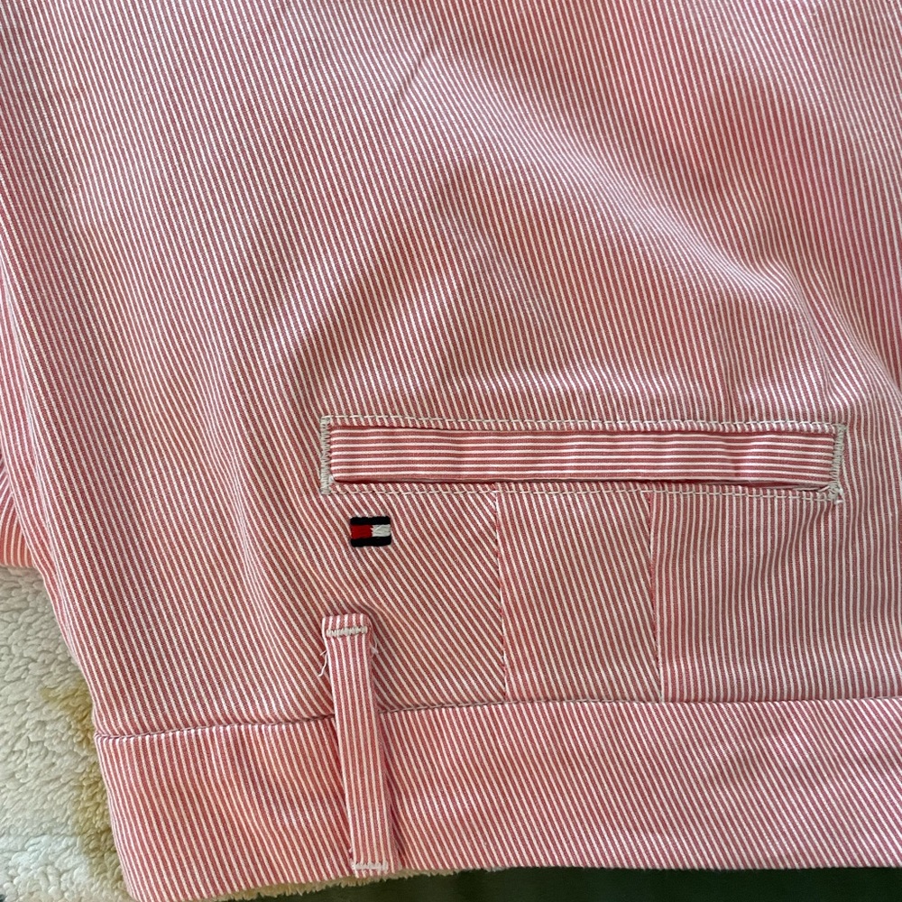 🌺 Adorable Tommy Hilfiger crops 🌿 - Picture 5 of 6